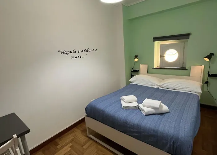 Palazzo Rota 3* 나폴리